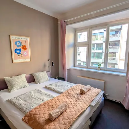 شقة Flat In Zizkov -103- *
