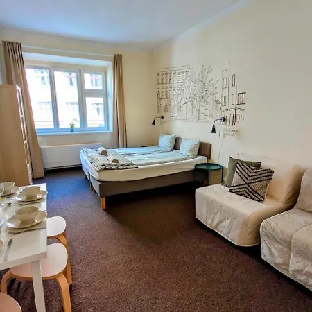 Flat In Zizkov -103- شقة براغ