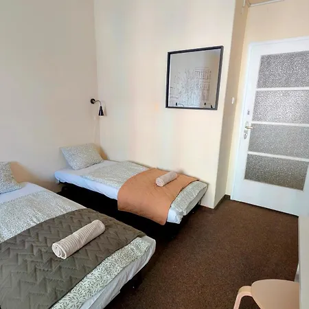 Flat In Zizkov -103- شقة
